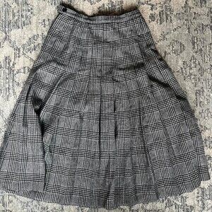 Pendleton Black and White Pleated Skirt - 26" Waist